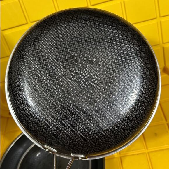 HEXCLAD 4 Piece Nonstick Stainless Steel Frying Pan Set 8,10 12” $400 - Picture 5 of 7